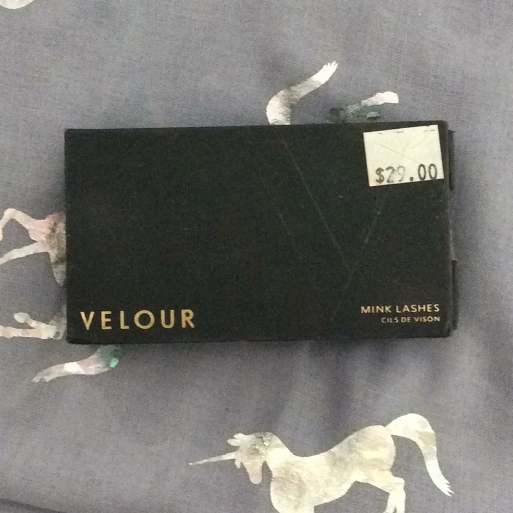 Mink lashes by velour